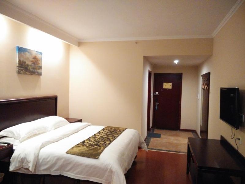 Greentree Inn Henan Qinyang Middle Huaifu Road Express Hotel Exterior foto